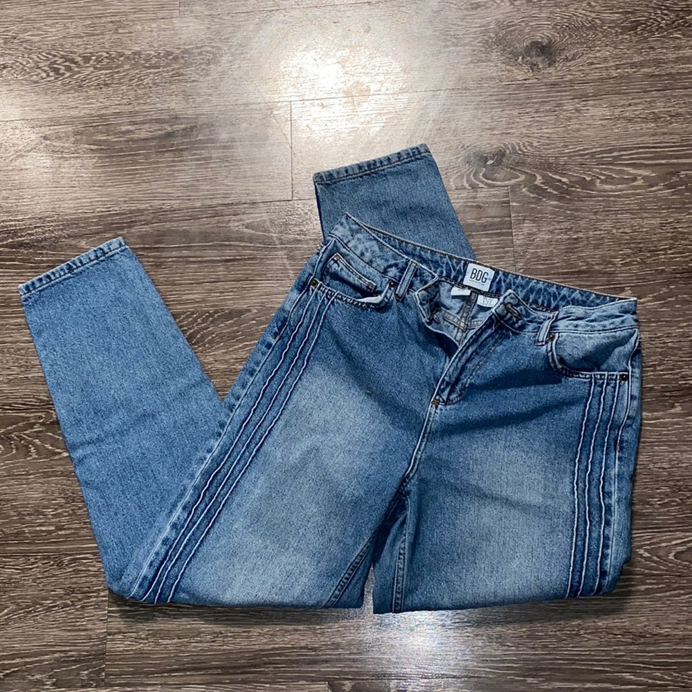 BDG Urban Outfitters MOM Jeans